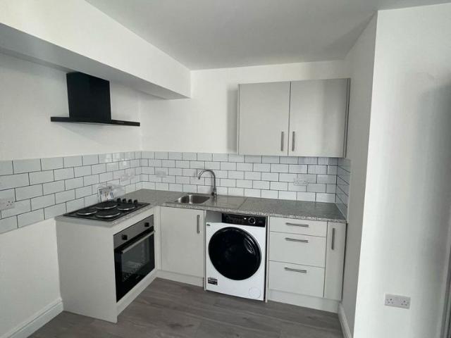 House for rent in Totteridge, Cressex