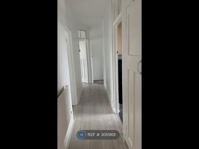 House for rent in Summerstown, Greater London