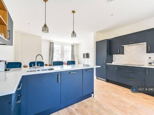 House for rent in Clapham, Greater London