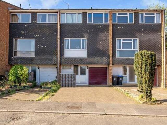 House for sale in Knaphill, Woking