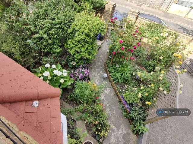 House for rent in London Borough of Sutton, Greater London