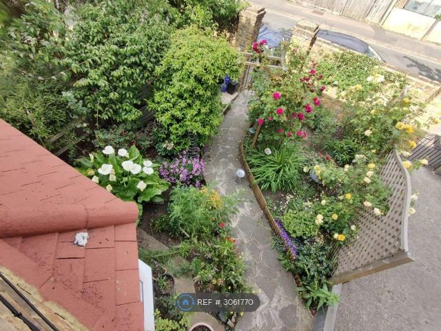 House for rent in London Borough of Sutton, Greater London