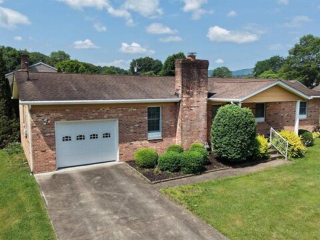 House for sale in Elkins, West Virginia