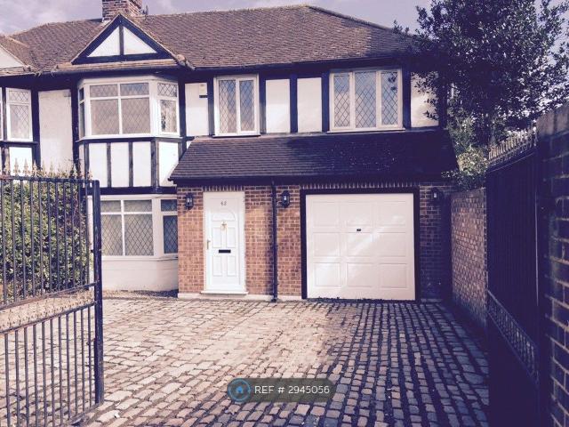 Room for rent in Kingston Vale, Greater London