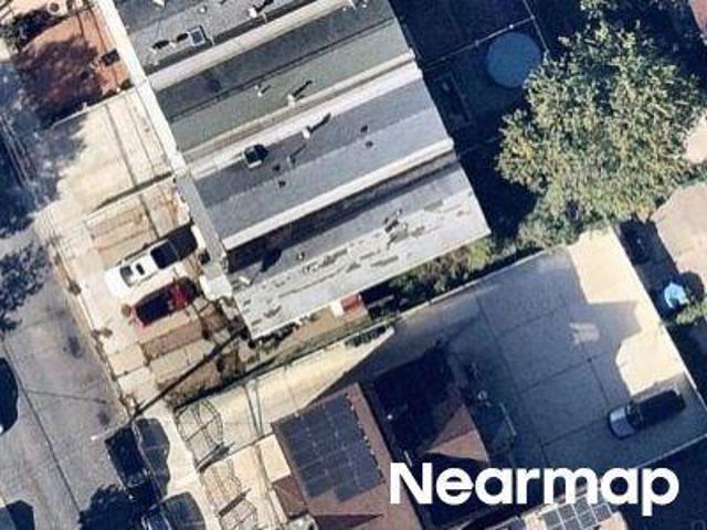 House for sale in The Bronx, Arverne