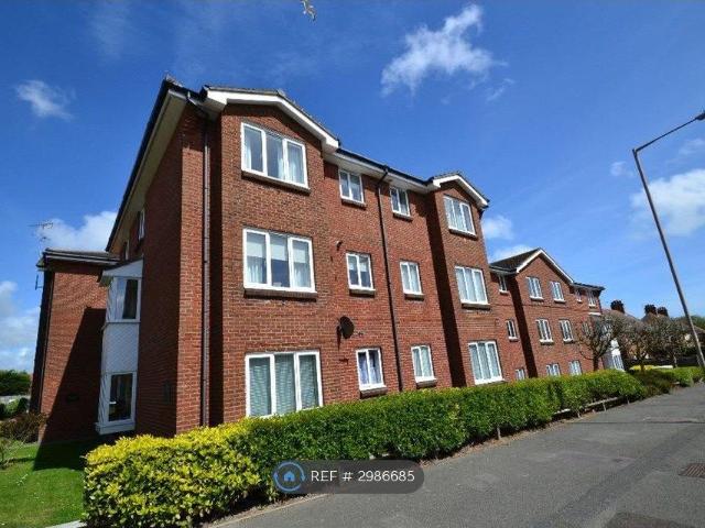 Apartment for rent in Roselands, Eastbourne