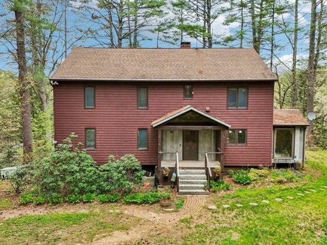 House for sale in New Braintree, Massachusetts