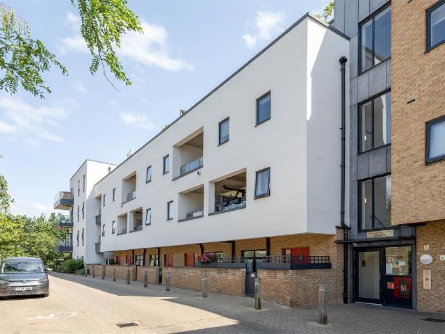 Apartment for rent in Higham Hill, Greater London