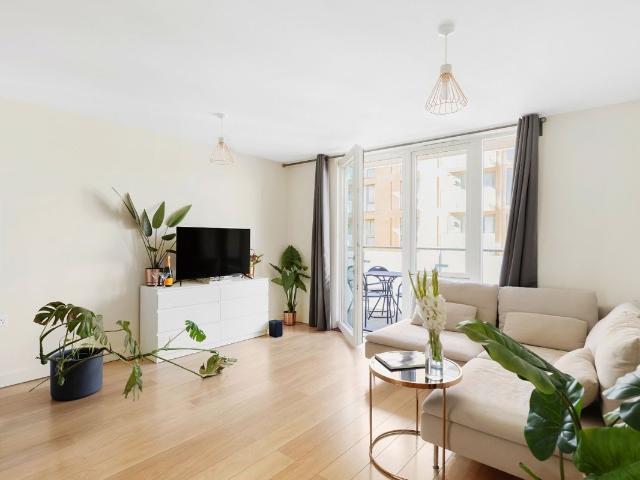 Apartment for rent in Stockwell Park, Greater London