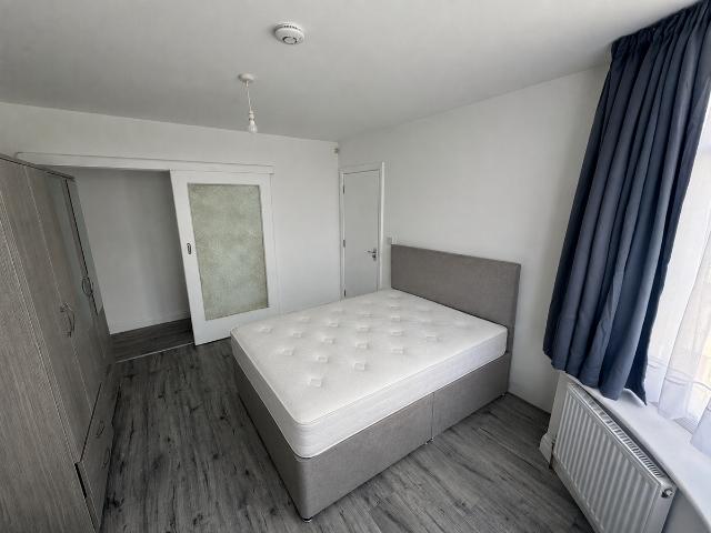 Room for rent in South Stanmore, Greater London