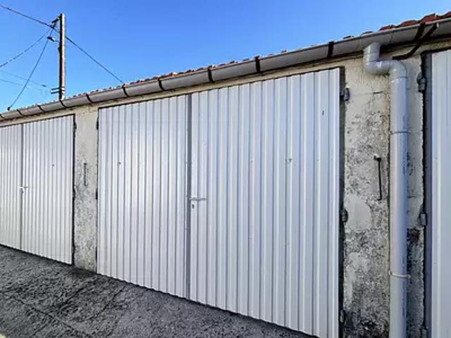 Garage location à La Roselière, Rochefort