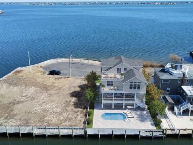 House for sale in Brick