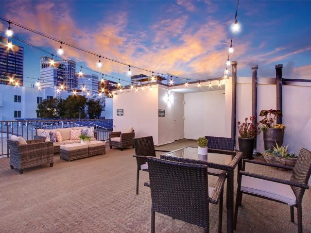 Apartment for rent in Canoga Park, California