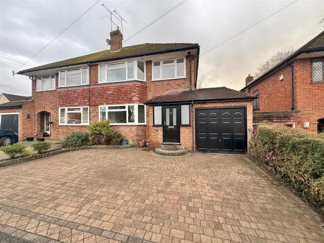 House for rent in Navestock Side, Essex