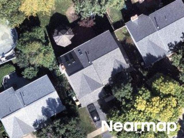 House for sale in Chesapeake Farms, Grayslake