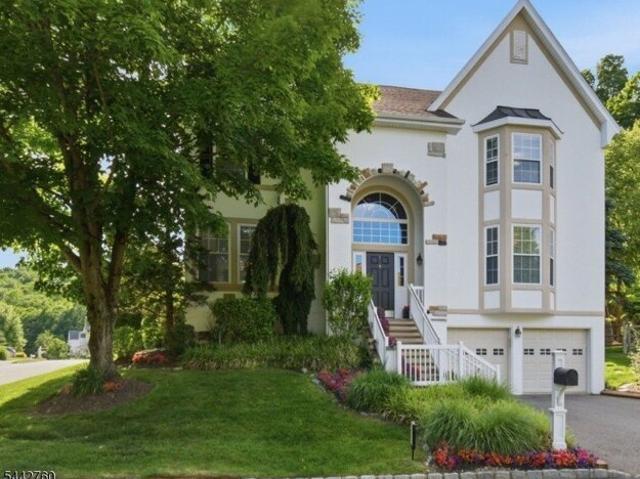 House for sale in Oakland, New Jersey