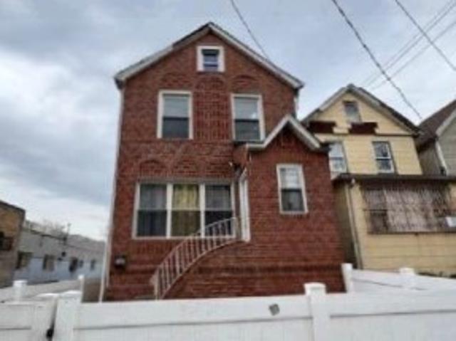 House for sale in Canarsie, New York
