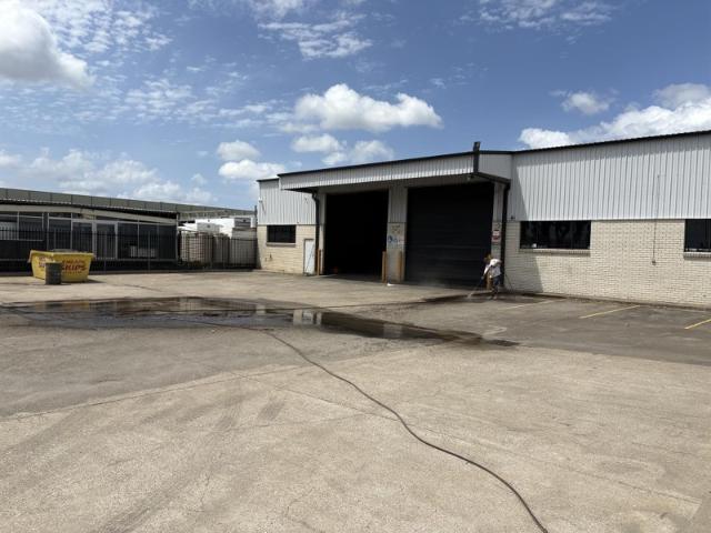 Warehouse for rent in Toombul, Queensland