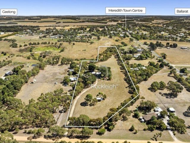 Cottage for sale in Meredith, Victoria