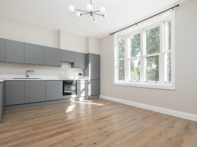 Apartment for rent in London Borough of Richmond upon Thames, Greater London