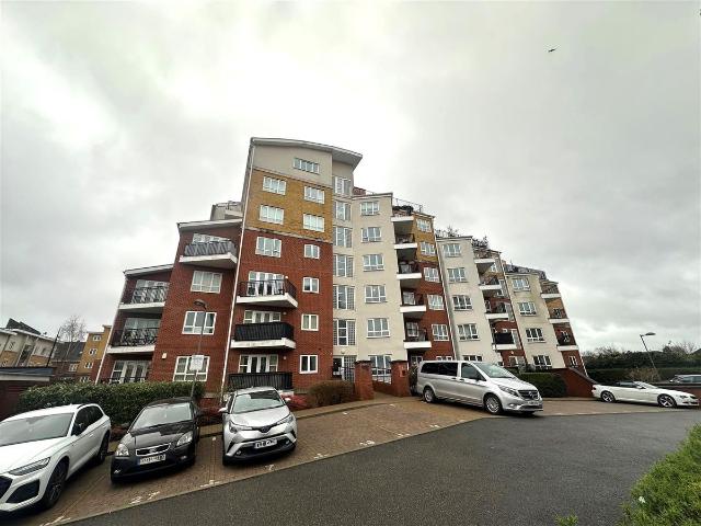 Apartment for rent in Holywell Estate, North Watford