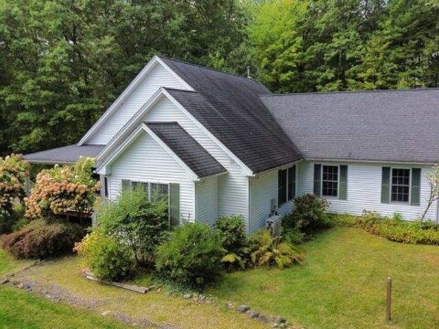 House for sale in Pine Grove, Northampton