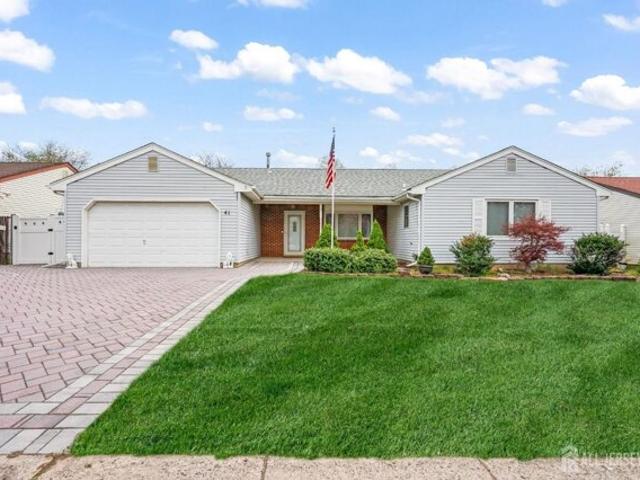 House for sale in Edison, New Jersey
