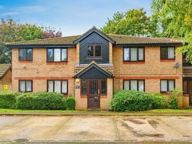 House for sale in Luton