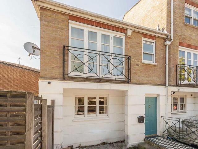 House for rent in Abbeville Village, Greater London