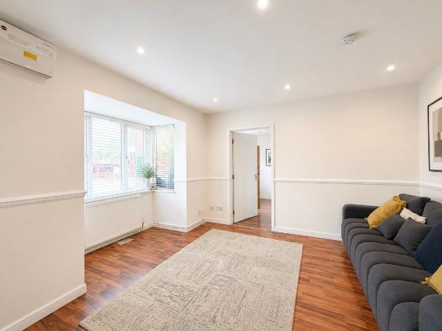 Apartment for rent in Elstree and Borehamwood, Elstree
