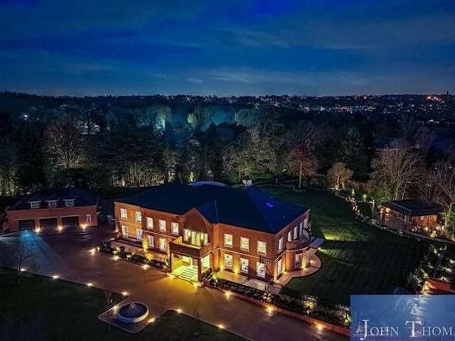 House for sale in Chigwell, Epping Forest