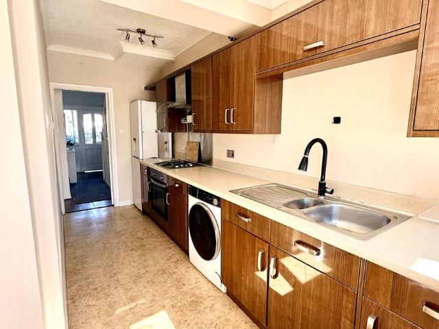 Apartment for rent in Woodford Bridge, Greater London
