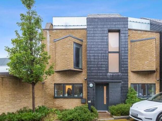 House for sale in City of London, Greater London