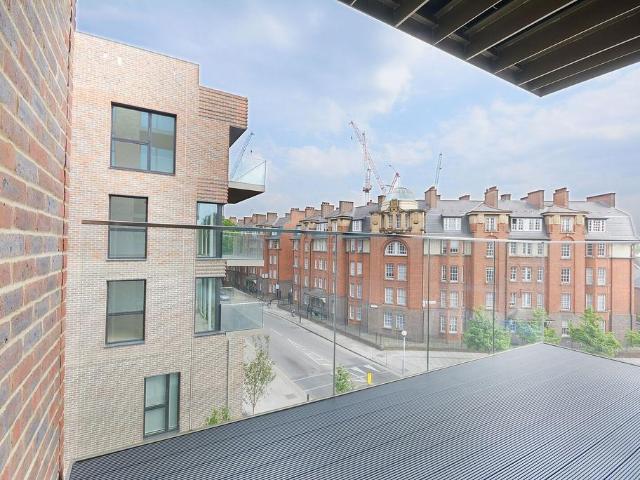 House for rent in Walworth, Greater London