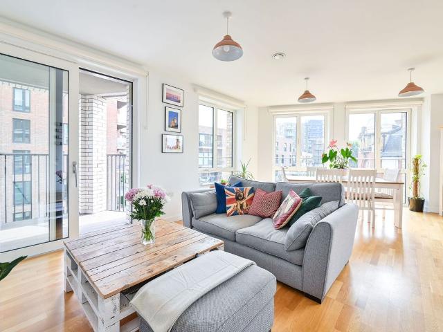 Apartment for rent in Browning Estate, Greater London