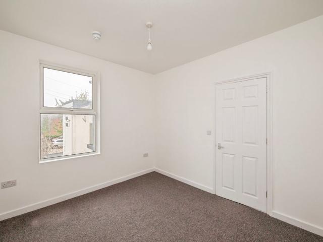 Apartment for rent in Southtown, Stokesby