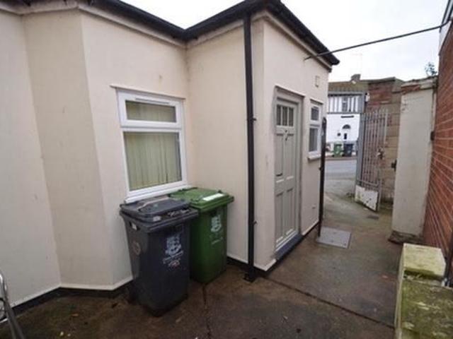 Apartment for rent in Southtown, Stokesby