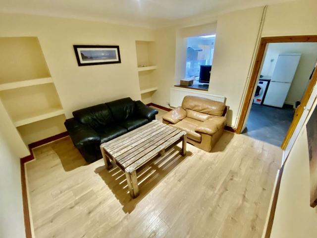 Apartment for rent in Mount Pleasant, Swansea