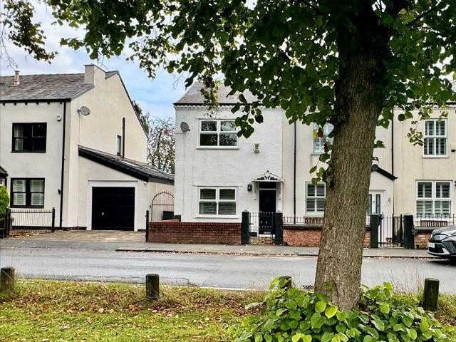 House for rent in Roe Green, Salford