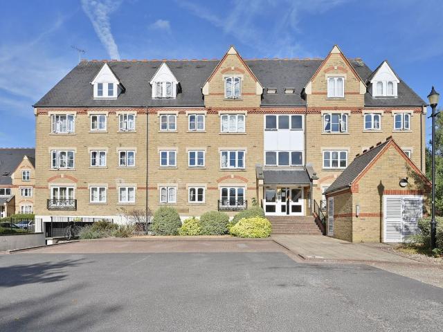House for rent in North Watford, Watford