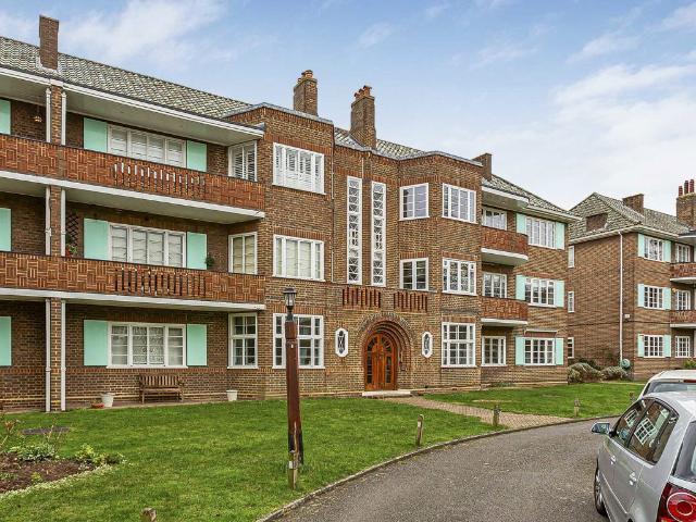 Apartment for rent in Roehampton, Greater London