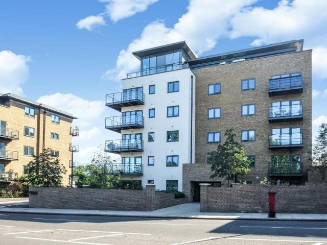 Apartment for rent in Roehampton, Greater London