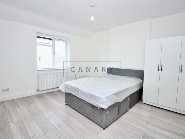 House for rent in Summerstown, Greater London