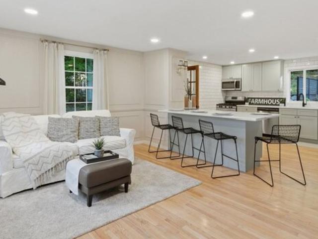 House for sale in Oaklands, Lowell