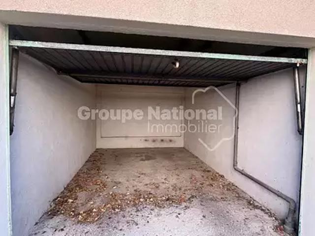 Garage location à Arles, Rognonas