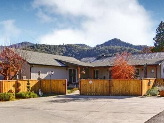 House for sale in Gold Hill