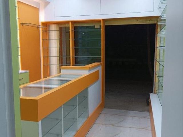 Commercial for sale in Deri