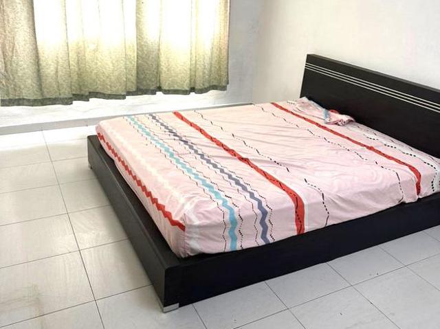 Flat for sale in Malaka