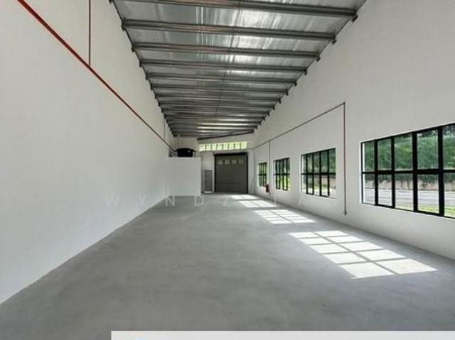 Warehouse for sale in Kulai