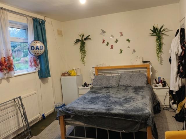 Room for rent in Mill Meads, Greater London